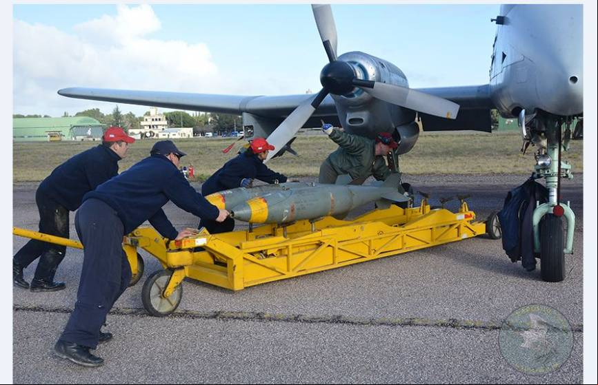 Instalacion de bombas en un Pucara (Luis Pi