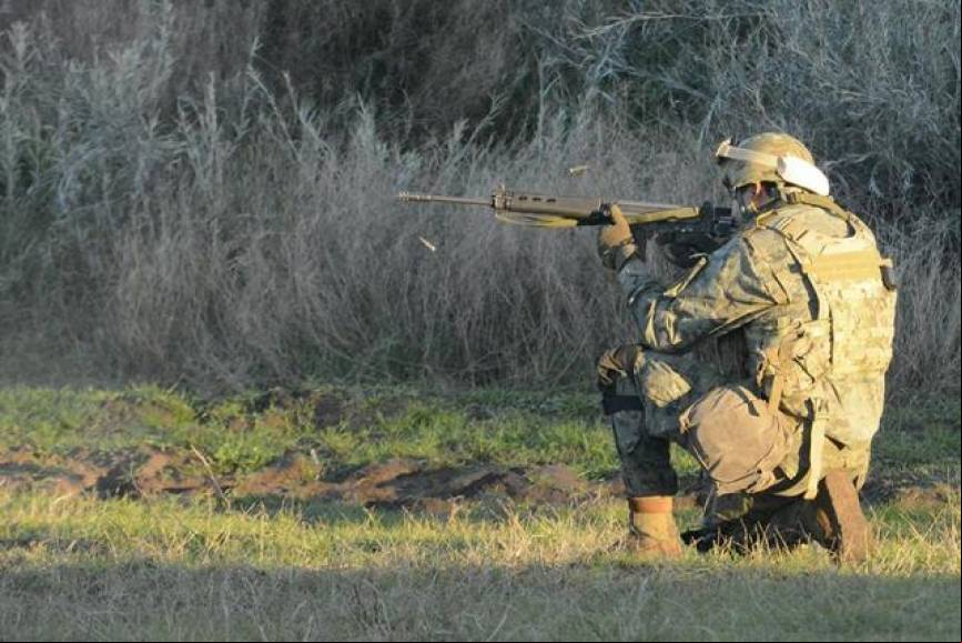 Aunque el FAL es un viejo fusil en buenas manos y gracias a su potencia es un elemento poderoso