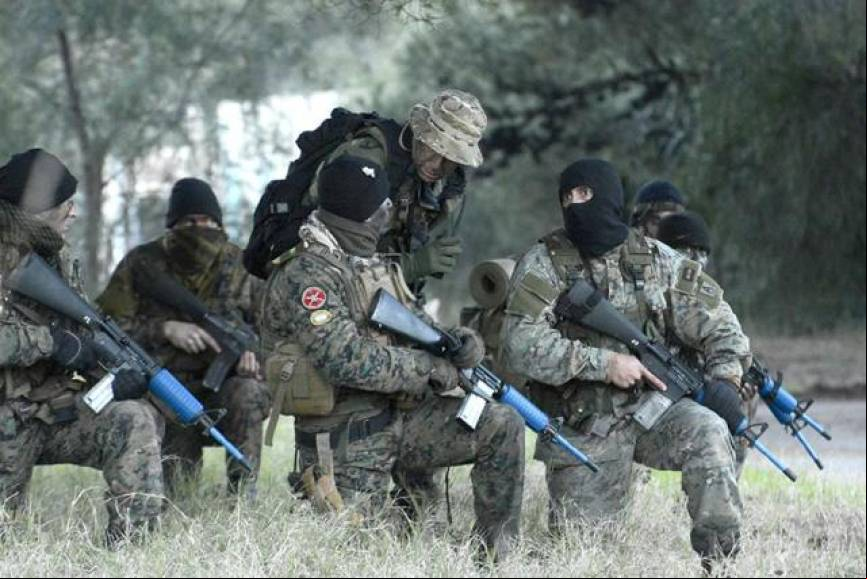 El uso intensivo de SIMUNITION proyectiles especiales para instruccion le dio verismo a la situacion