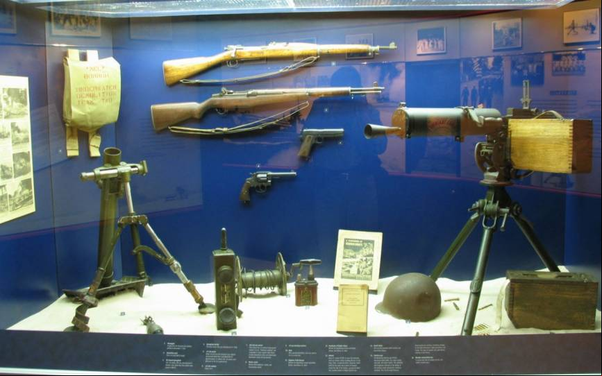Armas y medios de la primera