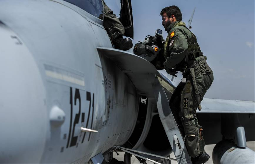 F-18 del Ala 12 listo para despegar (USAF)