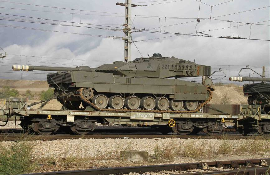 Uno de los carros Leopardo 2E del RAC-16
