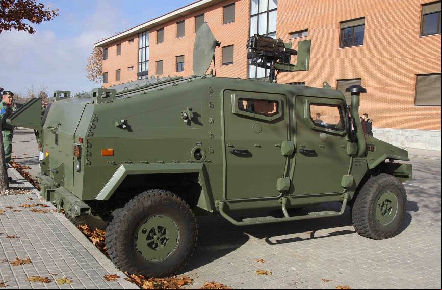URO VAMTAC armado con un lanzagranadas LAG 40.(Julio Ma
