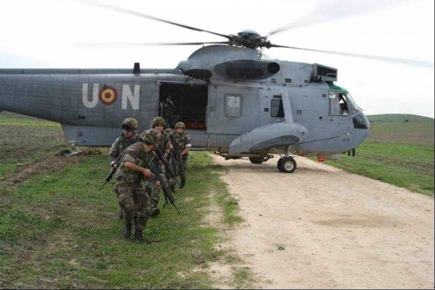 Infantes de Marina descienden de un