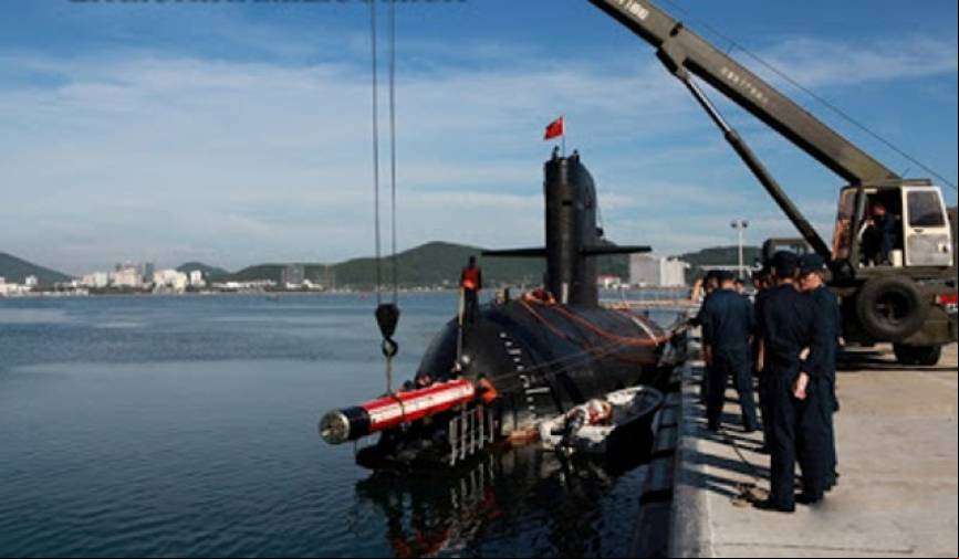 Embarque de un torpedo en un SSN