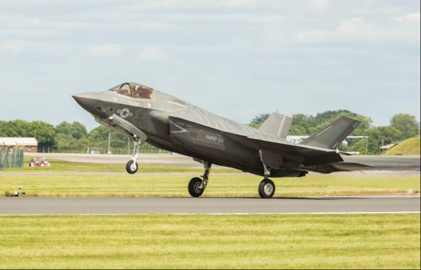 Un F-35B de los Marines realizando un aterrizaje convencional (foto Lockheed Martin).