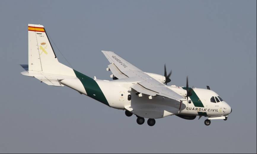 Uno de los CN235-300 del SAER, cuya actuaci