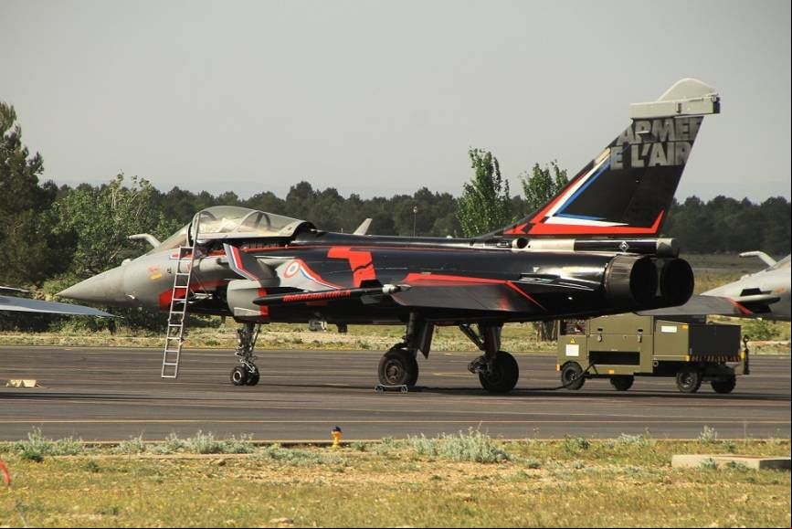 4- El elegante Dassault Aviation Rafale del Arm