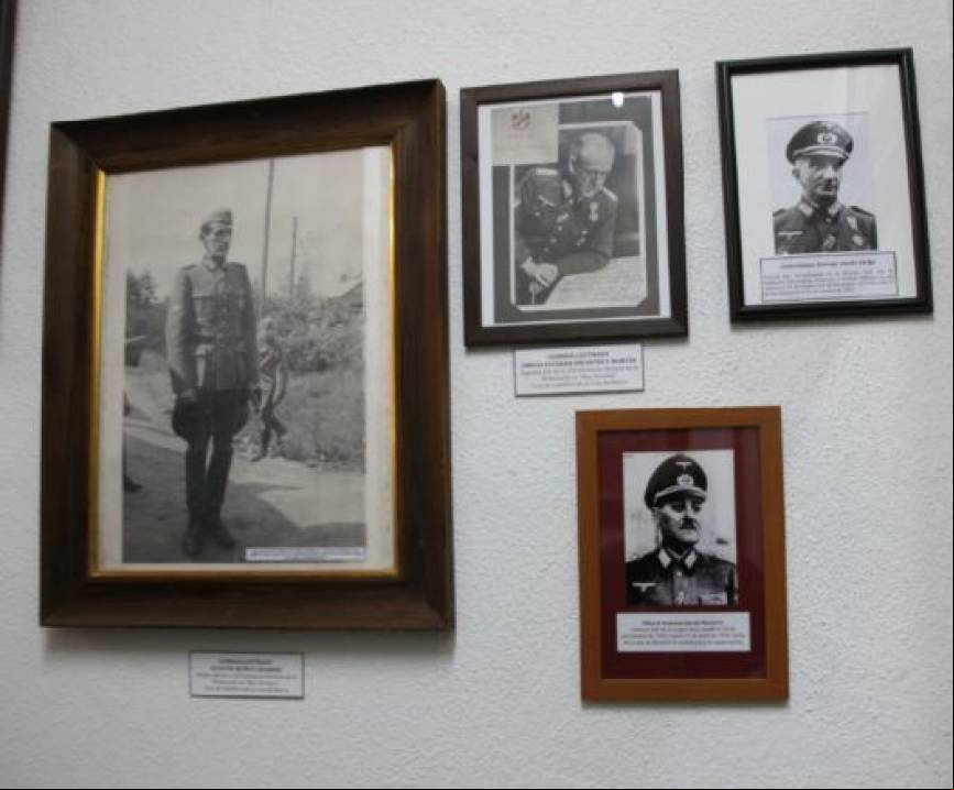 Retratos de los mandos de la Divisi