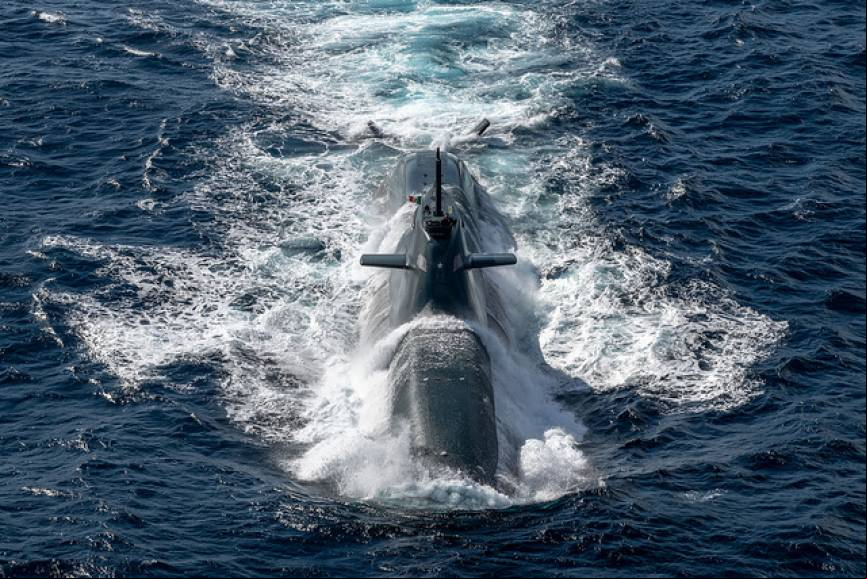 Vista frontal del submarino italiano
