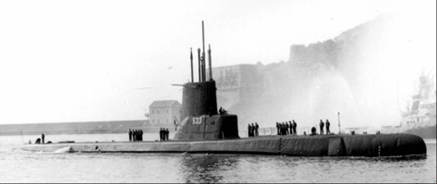 Submarino Narciso Monturiol S-33 llegando de EEUU