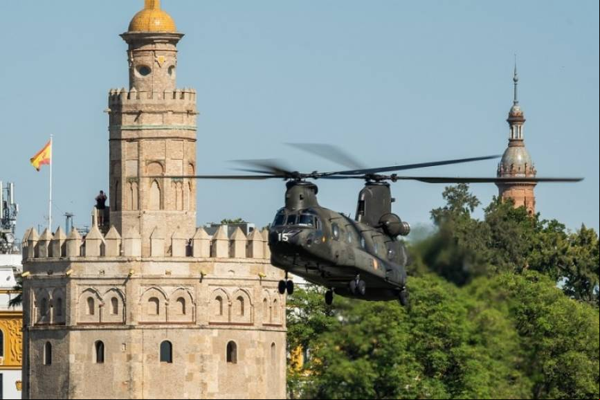Un CH-47D llega al escenario de la exhibici