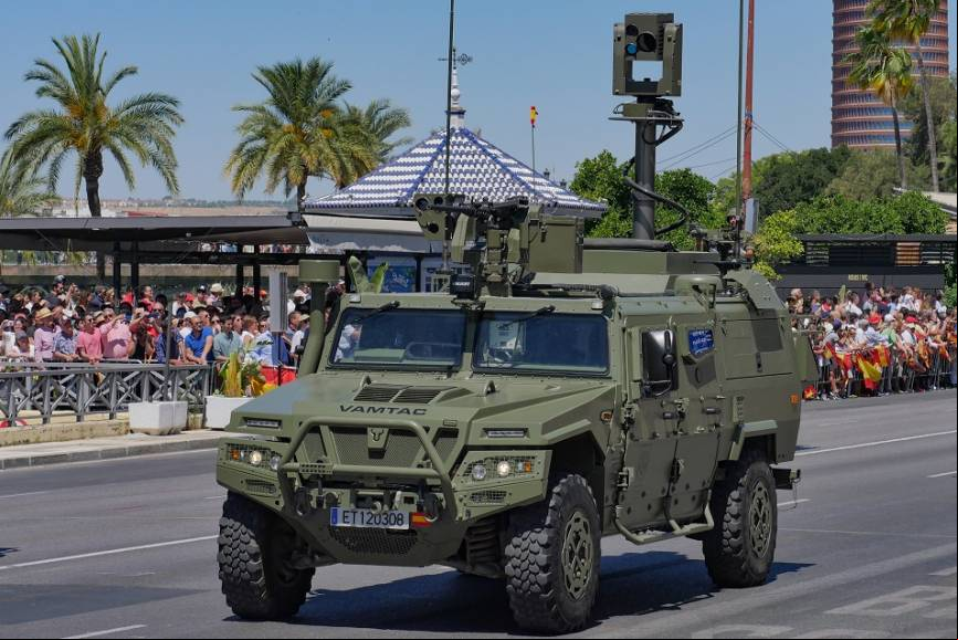 VAMTAC ST5 con el Veh