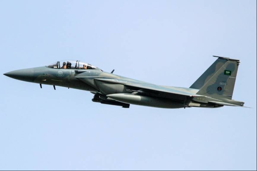 Uno de los F-15SA durante la fase inicial, previa al aterrizaje en Mor
