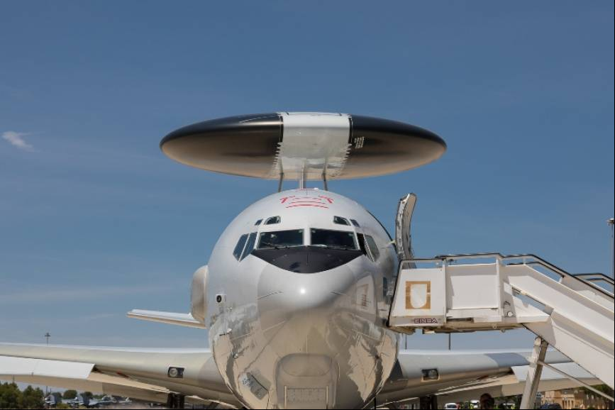 El Boeing E-3 Sentry (Centinela) es un sistema de alerta y control aerotransportado (AWACS). Imprescindible en este tipo de ejercicios