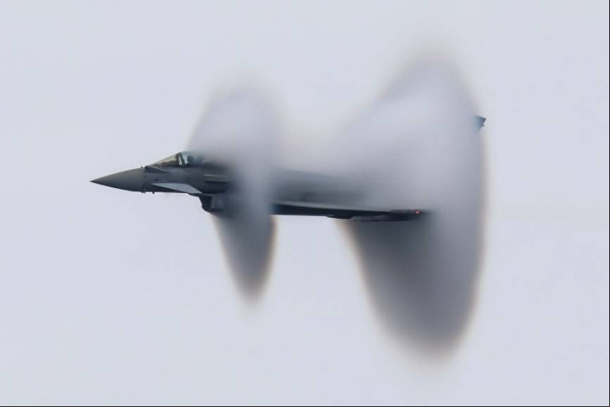 Las pasadas del Eurofighter dejaron esta espectacular imagen