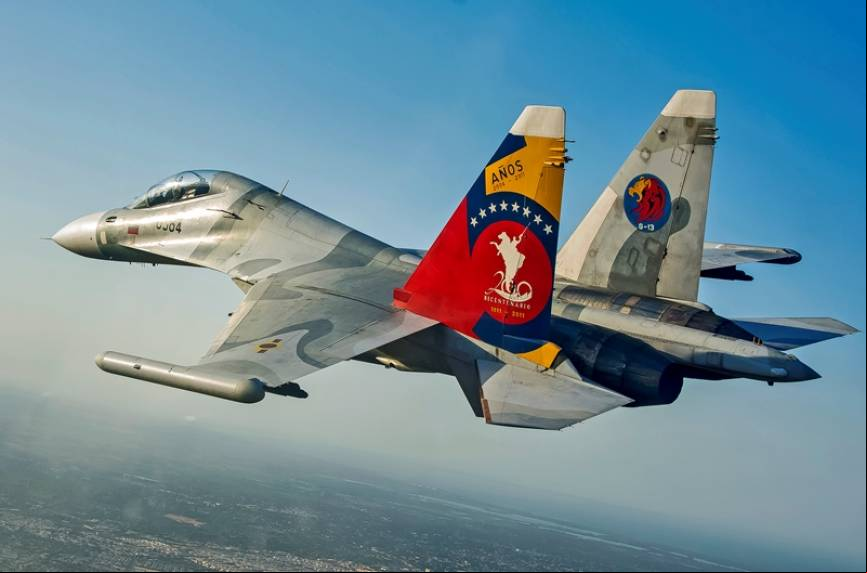 Sukhoi Su-30 MkII exhibiendo el arte en el tim