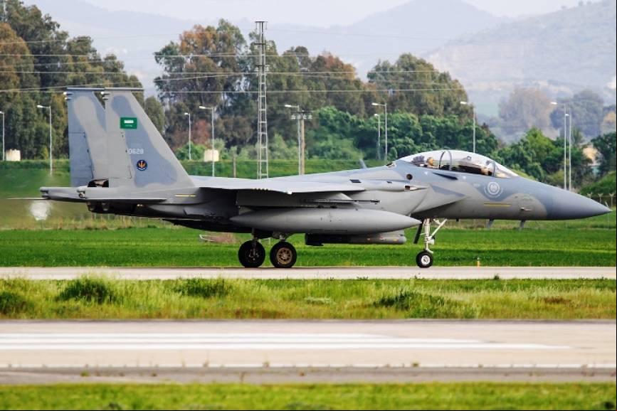 Uno de los F-15SA sauditas rodando por en Mor