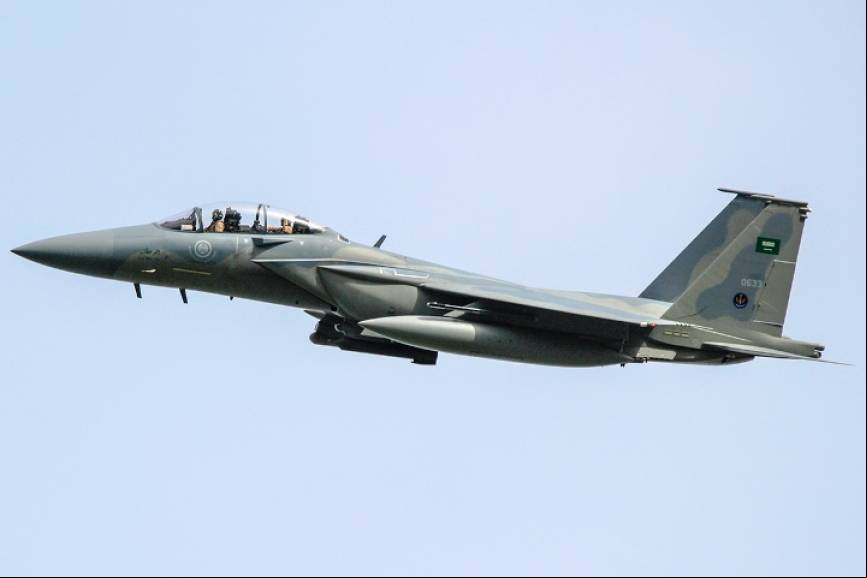 Uno de los F-15SA durante la fase inicial, previa al aterrizaje en Mor