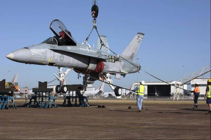 La aeronave se ha desmontado parcialmente para su transporte y Boeing Defense Australia volver