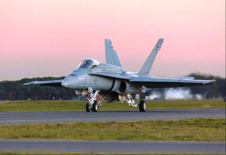 Un F / A-18A Hornet de la Royal Australian Air Force acabar