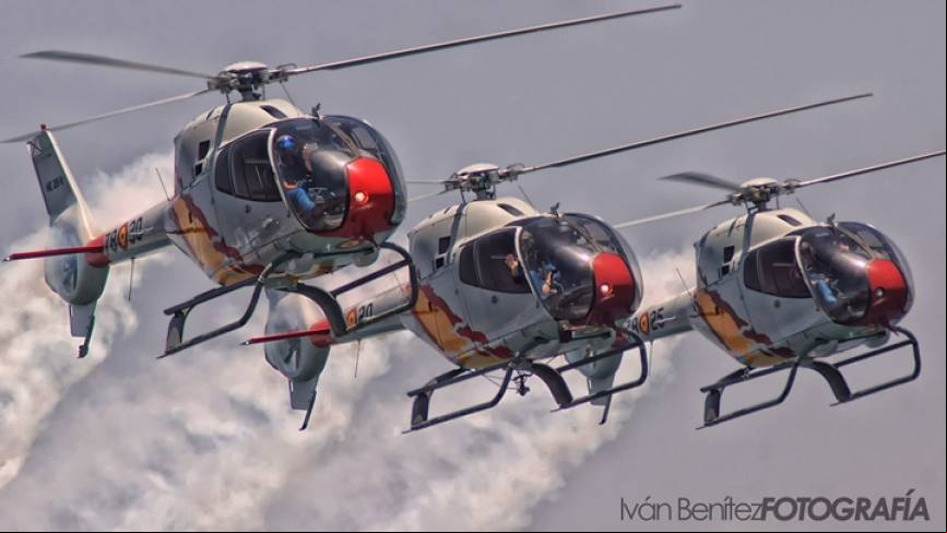 Sin embargo el uso de estas estelas de polvo permite apreciar mejor las evoluciones de los Helic