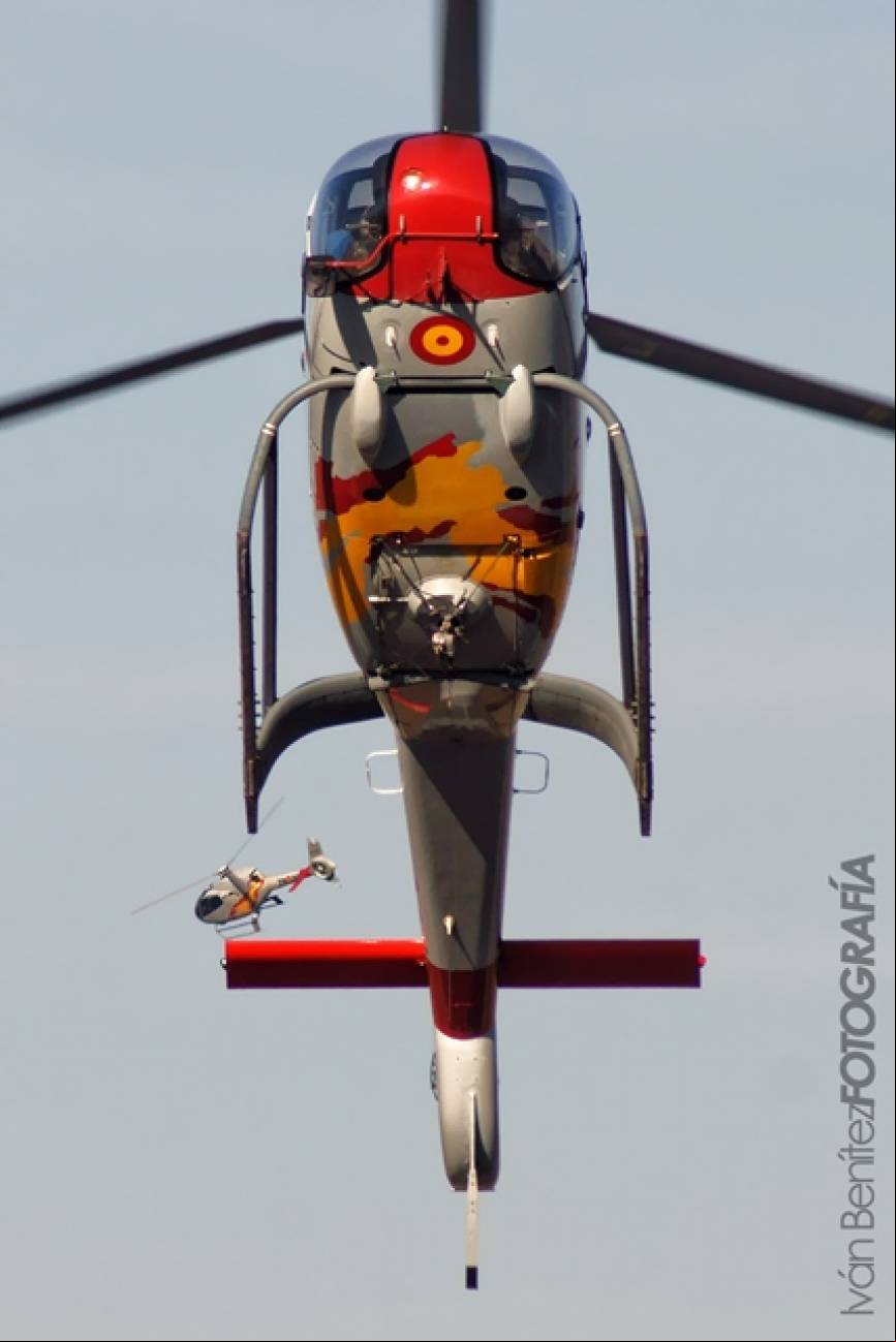 Y esos cambios de agudos a graves en los sonidos de los rotores debido al efecto doppler al acercarse o alejarse los helic