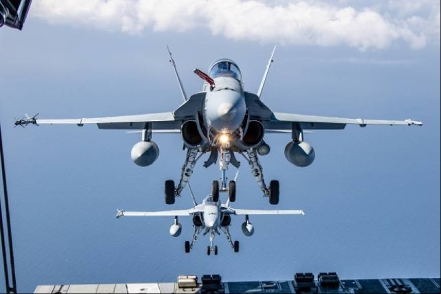 Dos F/A-18A del Ala 46 volando en formaci