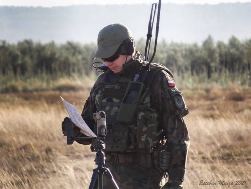 Un miembro del Combat Control Team de la Fuerza A