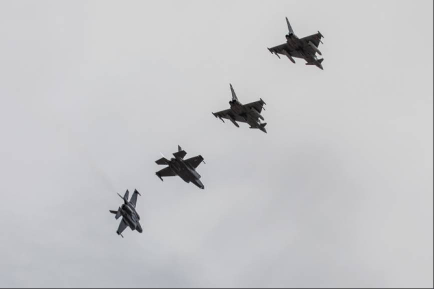 En estos cursos, uno de los objetivos es lograr la interoperatividad con aviones de quinta generaci