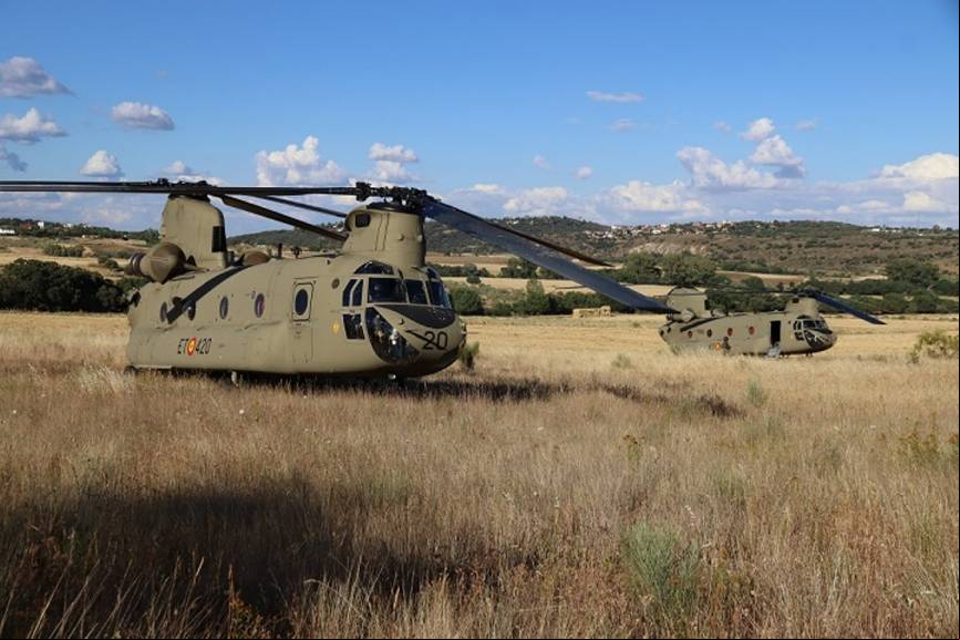 Dos de los nuevos CH-47F del Batall