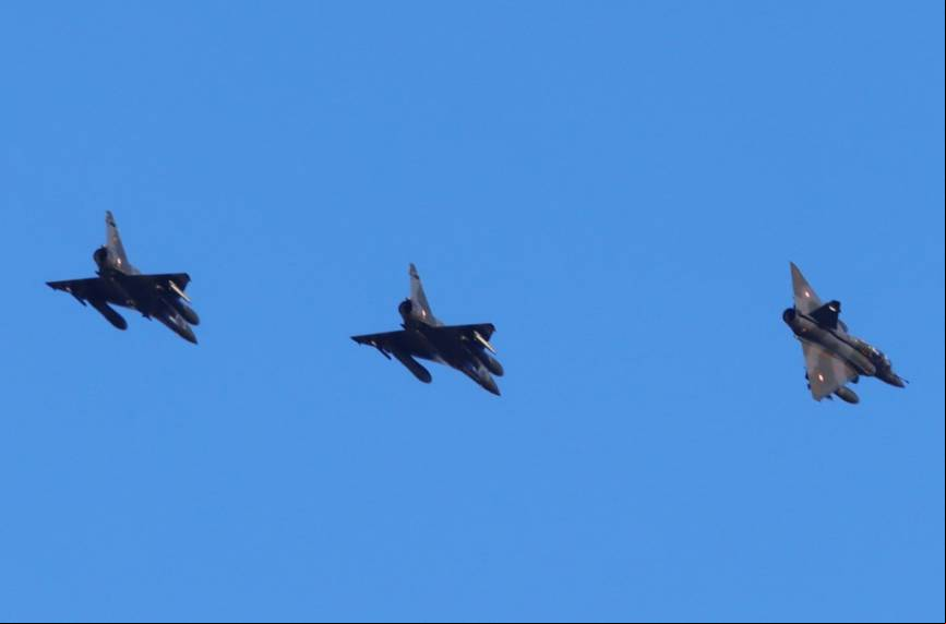Tres de los Mirage 2000D ses participantes, rompiendo la formaci