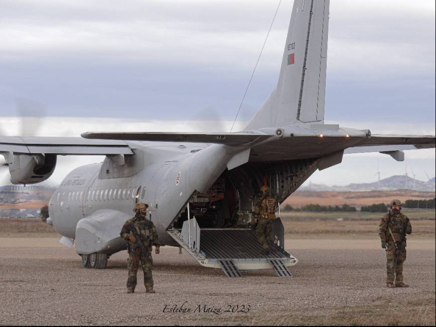 Un C-295 de la For