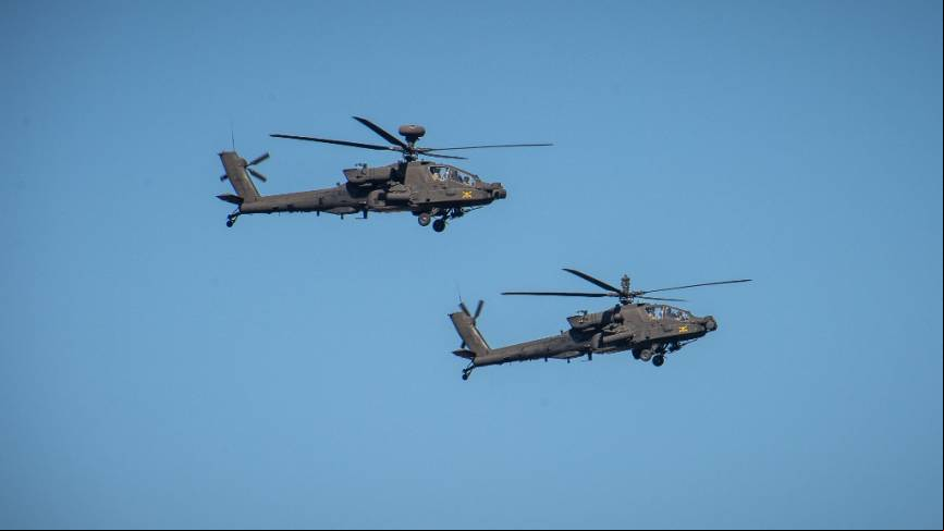 A la espera de la entrega de los Boeing AH-64