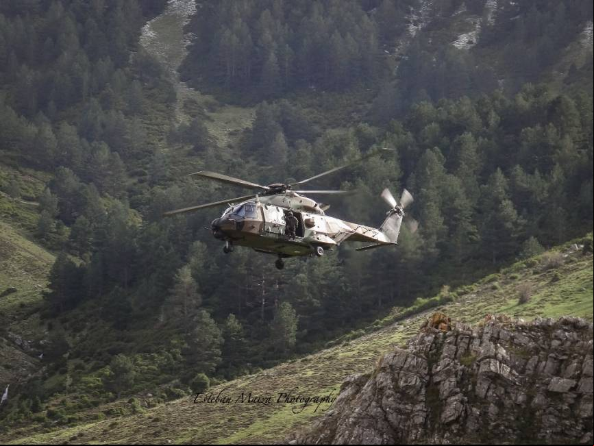 Un NH-90 ejecutando una aproximaci