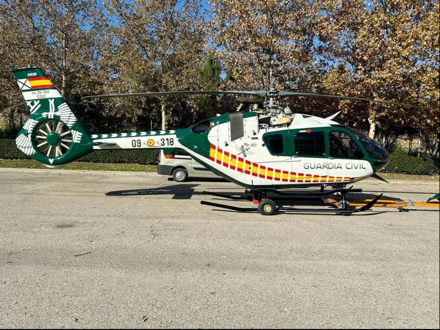 Otro de los H135 presentes era este aparato de la Guardia Civil espa