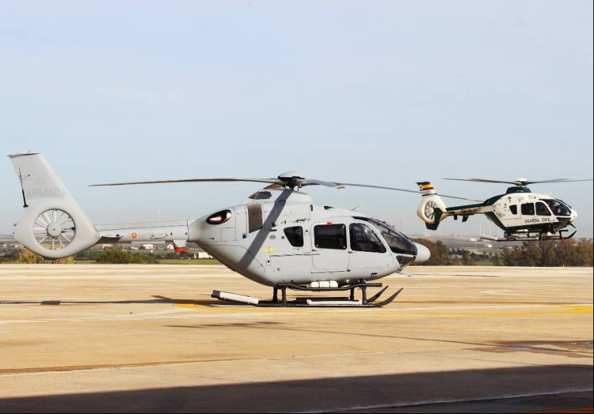 Desde Rota ya operaba la Guardia Civil los muy similares helic