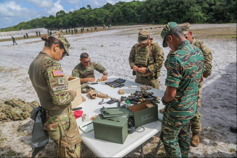 Guardia Nacional de Florida entrena a  de la Fuerzas de Defensa de Guyana. (Foto: SOUTHCOM)