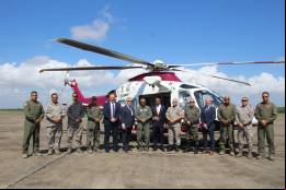 Acto de entrega de los dos helic