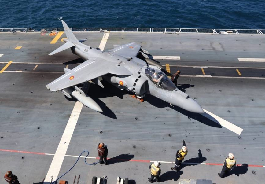Uno de los aviones de combate Boeing AV-8B Plus
