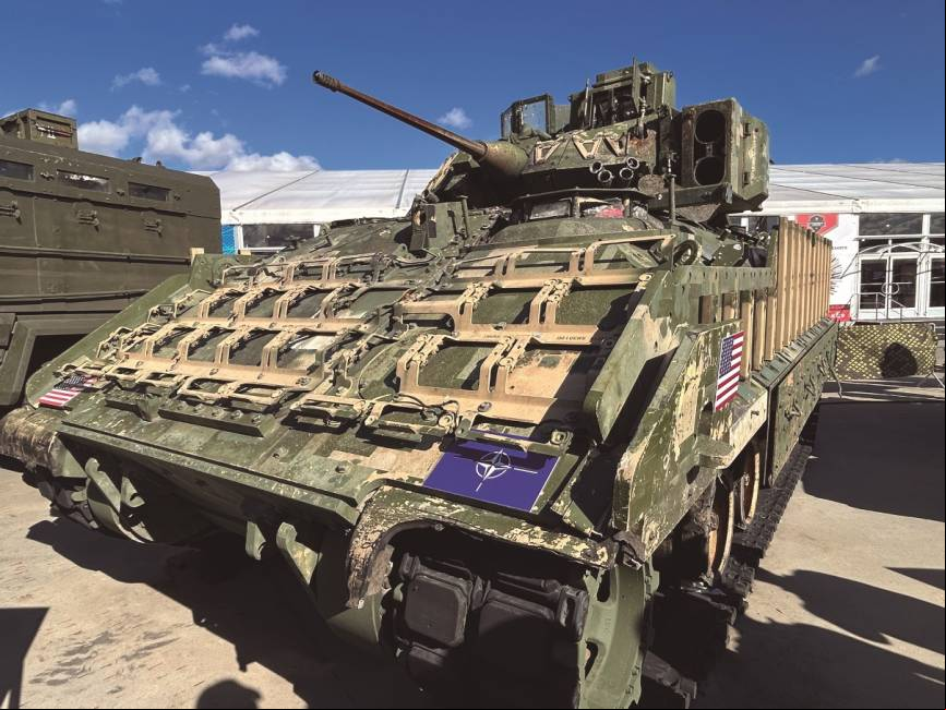 Los rusos exhiben orgullosos los M-2