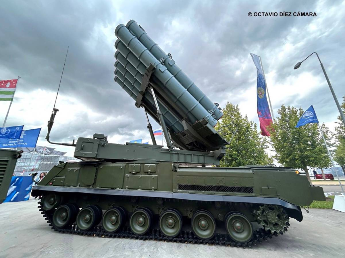 Puesto de lanzamiento BUK M3 con doce misiles prestos para neutralizar objetivos a