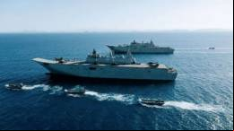 Dos LHD de la Royal Australian Navy navegando. (RAN)