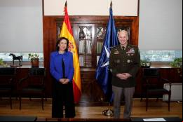 La ministra de Defensa espal