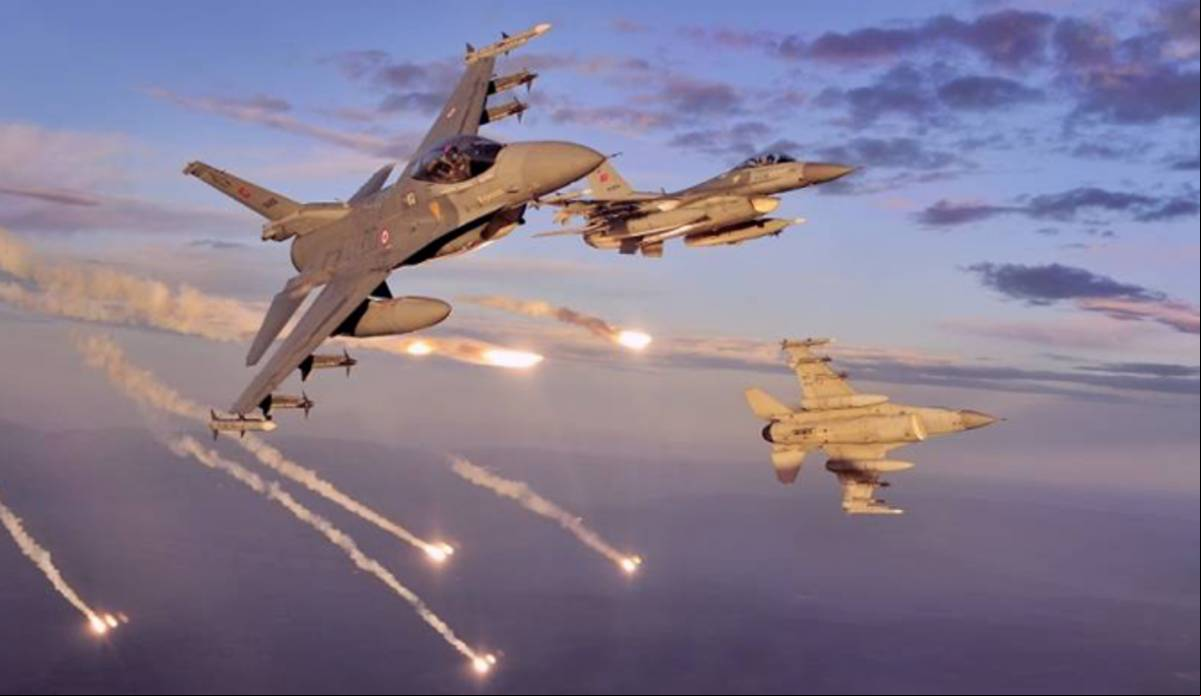 Aviones de combate F-16 de pa