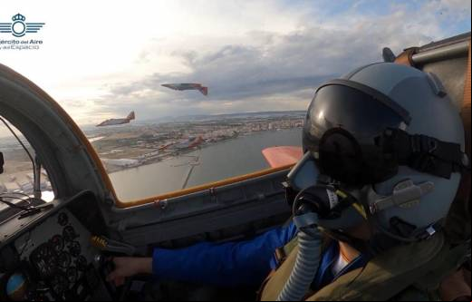 Parte del vuelo vivido por Pedro Acosta desde la cabina de un C-101. (foto: Ej